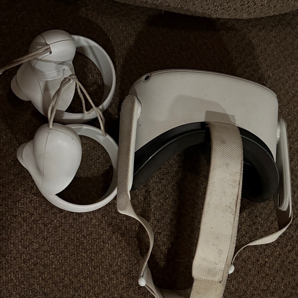 White VR Headset and Controllers